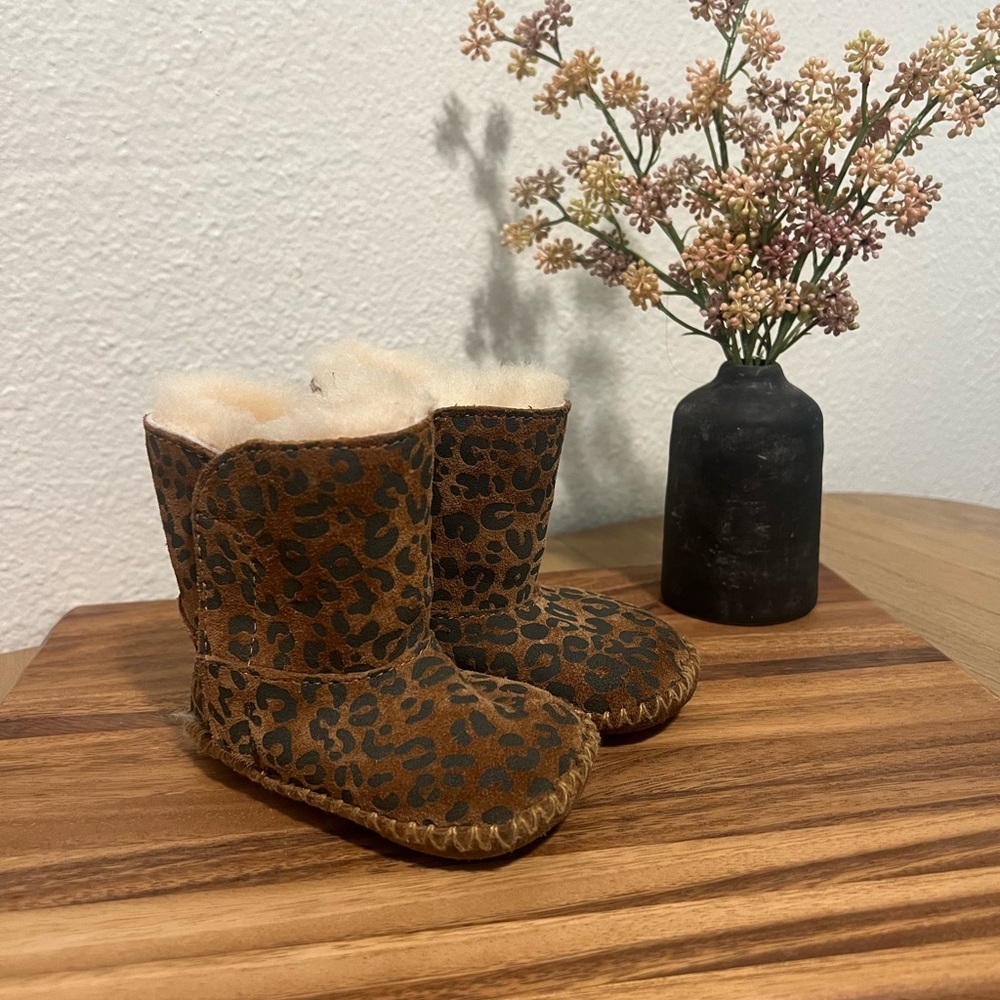 Ugg Leopard Infant Boots size 2/3